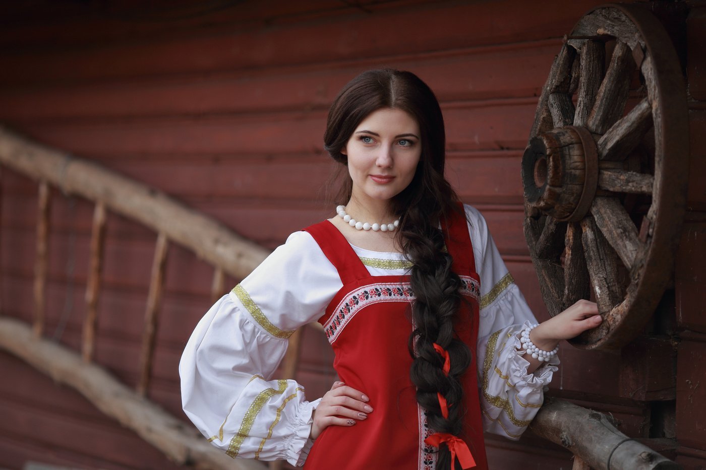 Girls in Slavic costumes in Saharanpur